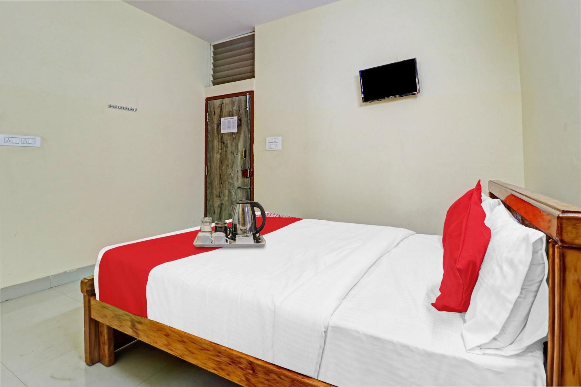 Hotel O Lakshmi Sri Deluxe Boarding & Lodgeing Kumbalgod Eksteriør bilde
