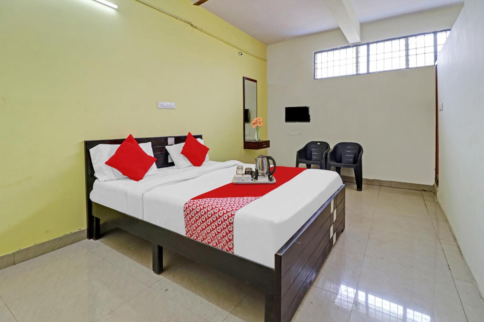 Hotel O Lakshmi Sri Deluxe Boarding & Lodgeing Kumbalgod Eksteriør bilde