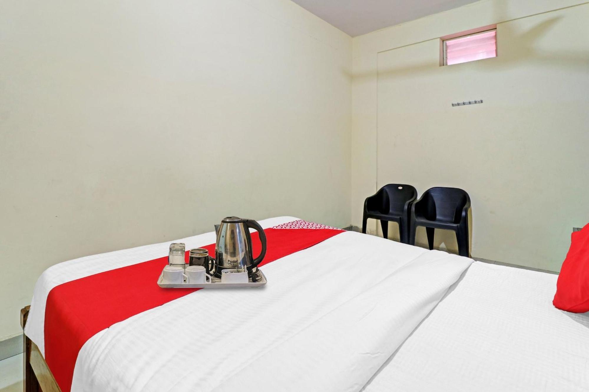 Hotel O Lakshmi Sri Deluxe Boarding & Lodgeing Kumbalgod Eksteriør bilde